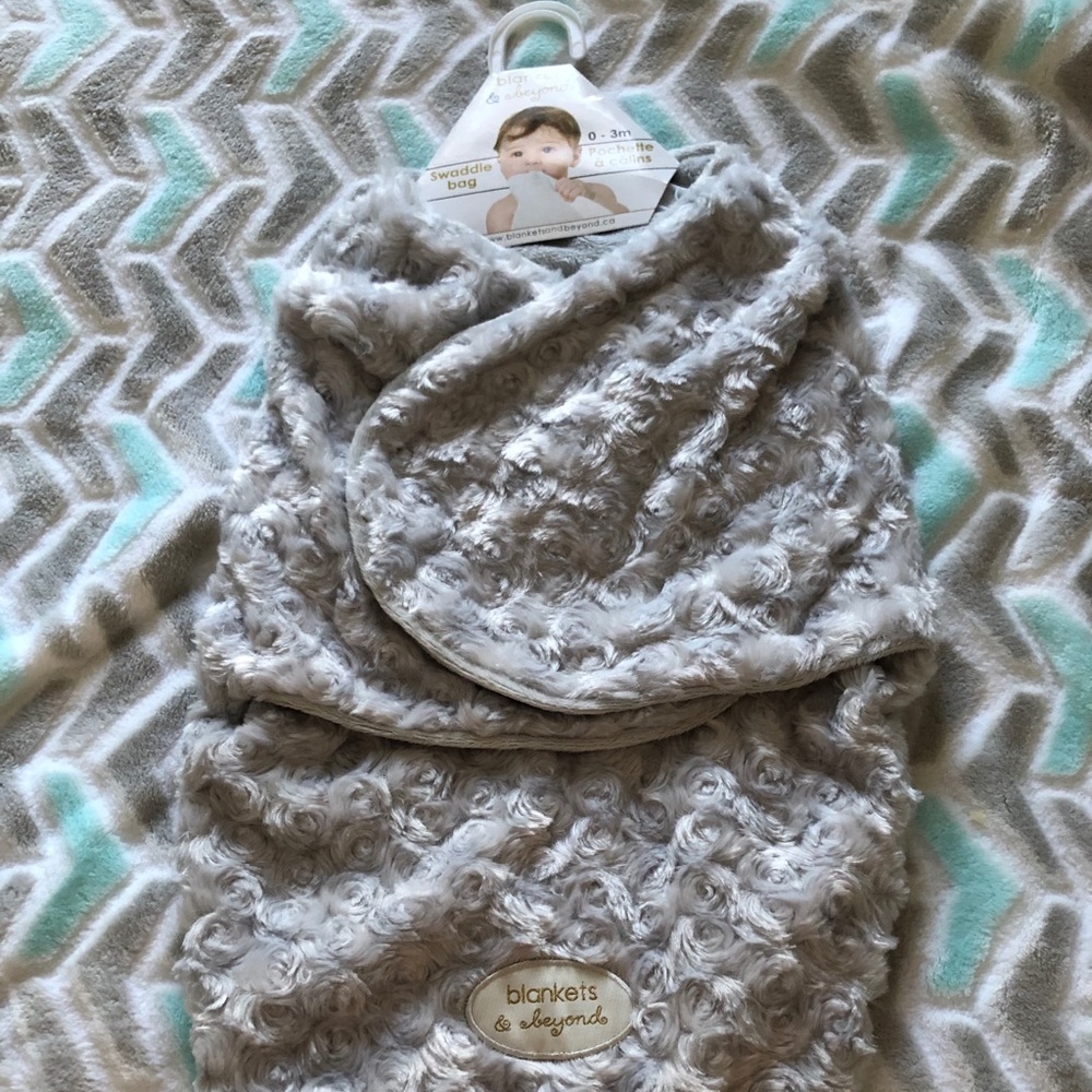Swaddle bag sleep sack- 0-3 mos. Tags attached.